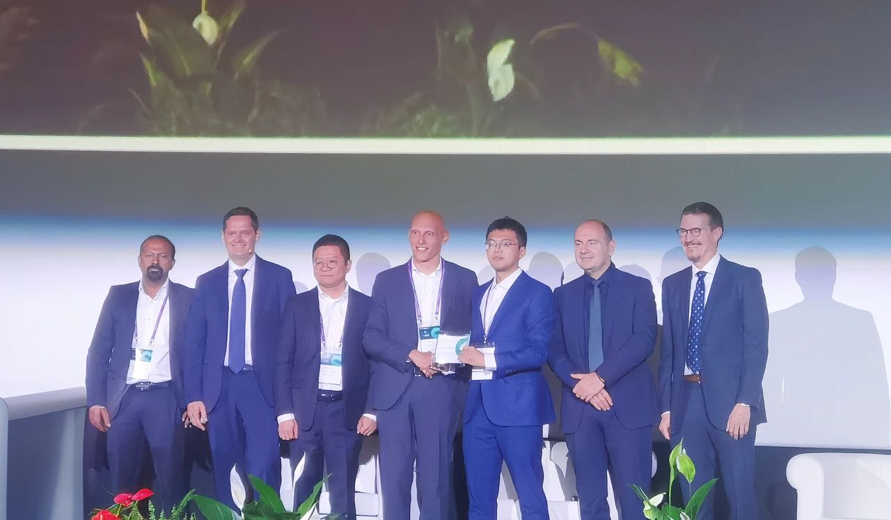 1733556250372059337.jpg 1733556250372059337.jpg